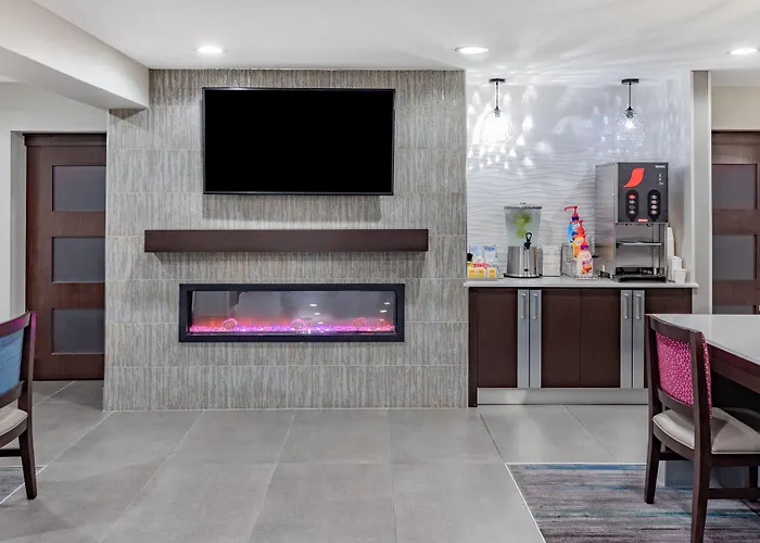 Resort: La Quinta By Wyndham Houston Nw Brookhollow